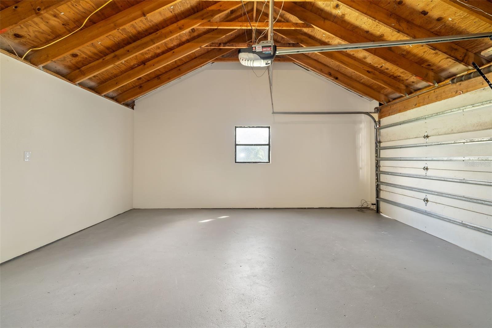 WOODS THE - Residential Lease