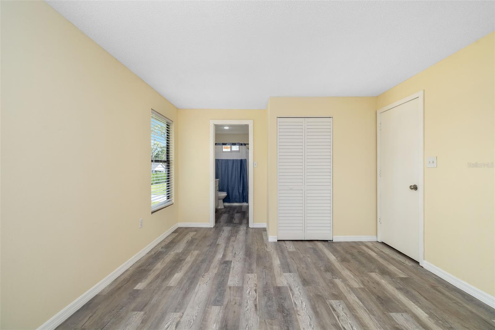 WOODS THE - Residential Lease