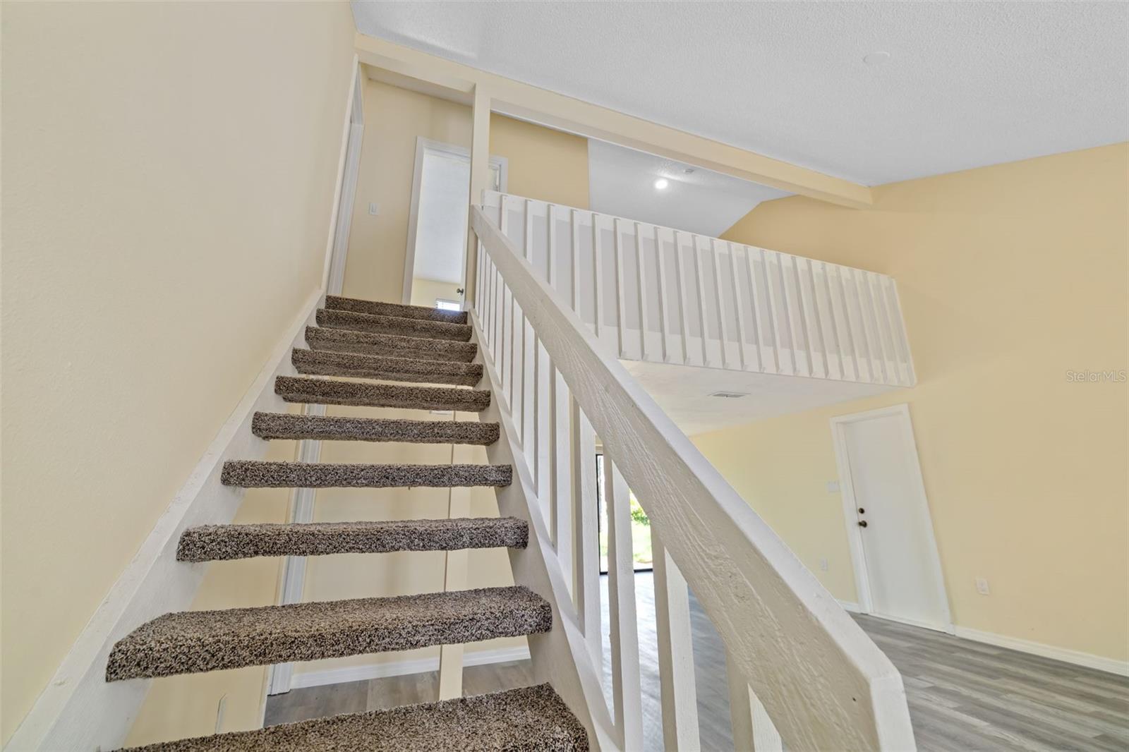 WOODS THE - Residential Lease