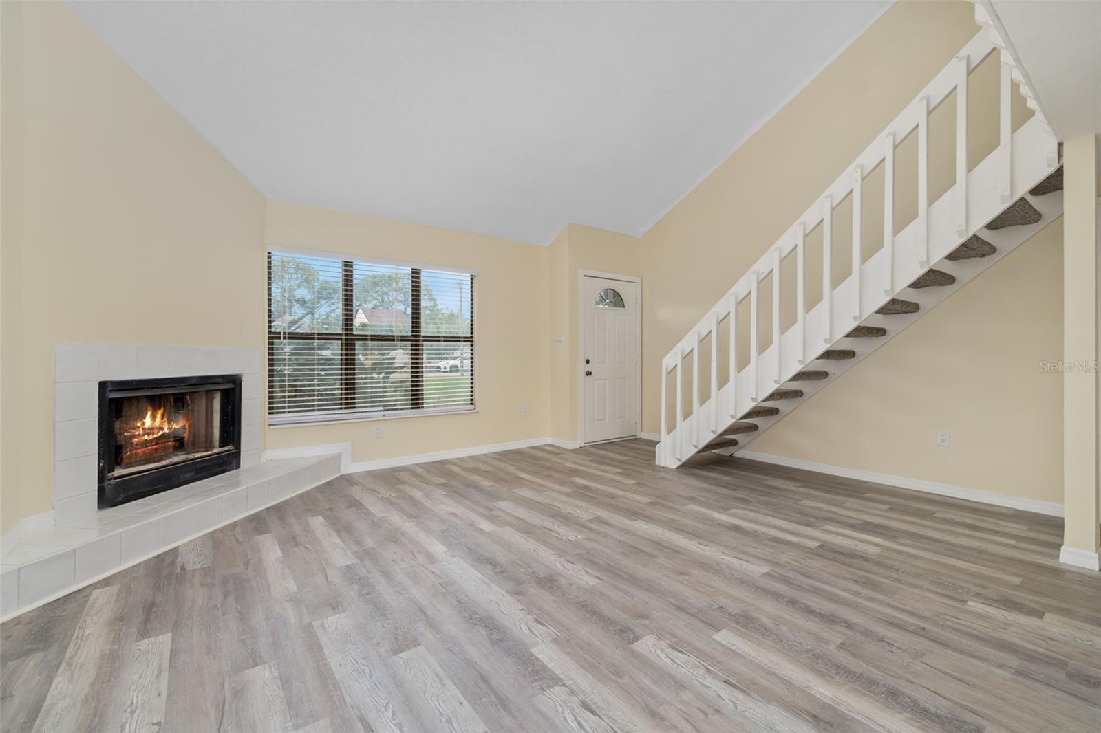 WOODS THE - Residential Lease