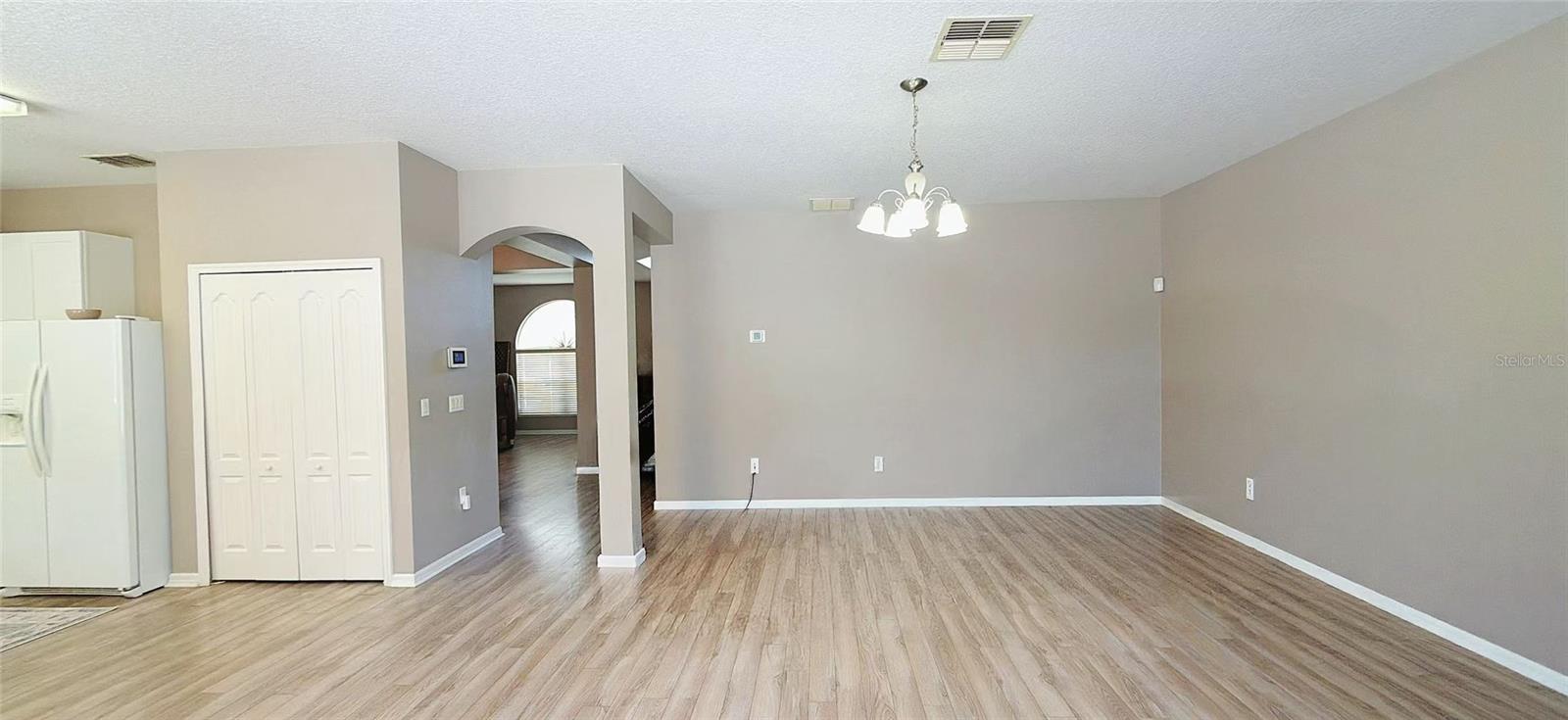 REGENCY OAKS F - Residential