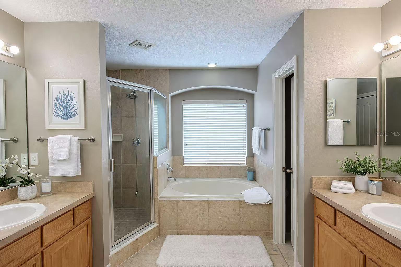 REGENCY OAKS F - Residential