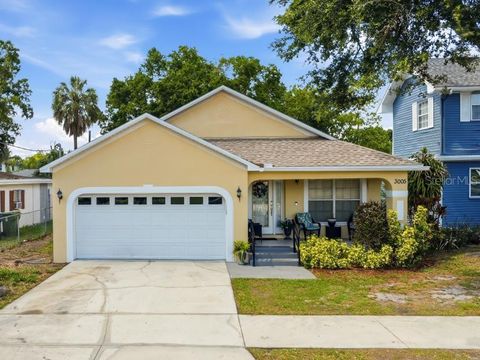 Photo of 3005 W Chestnut Street, Tampa, FL 33607 (MLS # TB8509738)