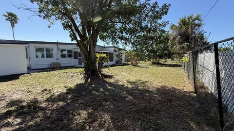 A home in PORT CHARLOTTE