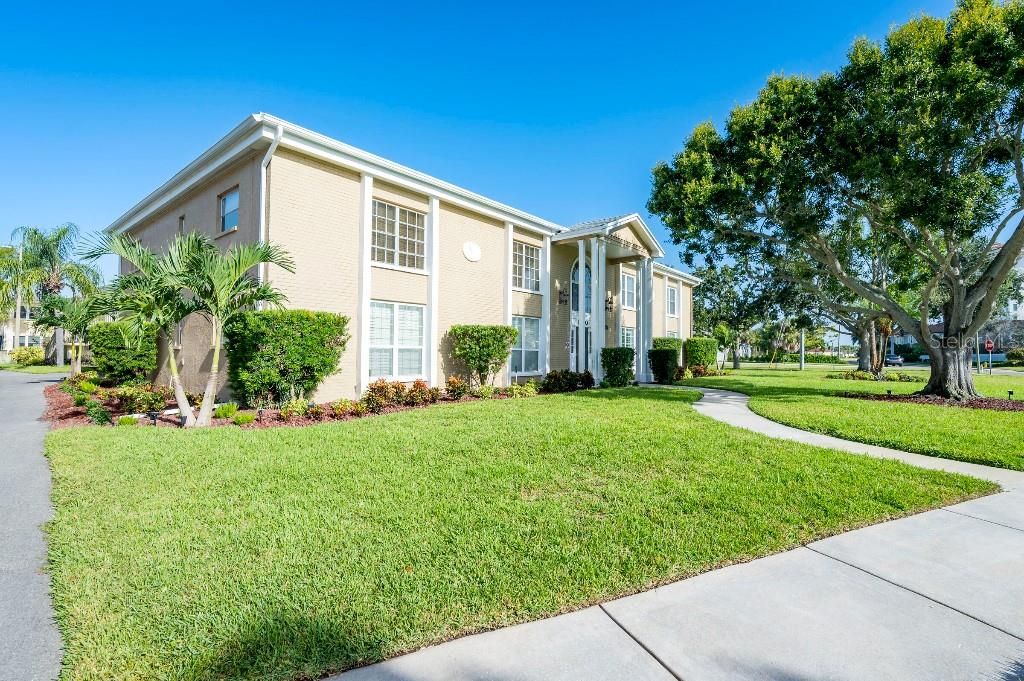 Photo of 1050 Rafael Boulevard NE #2, St Petersburg, FL 33704 (MLS # W7879599)