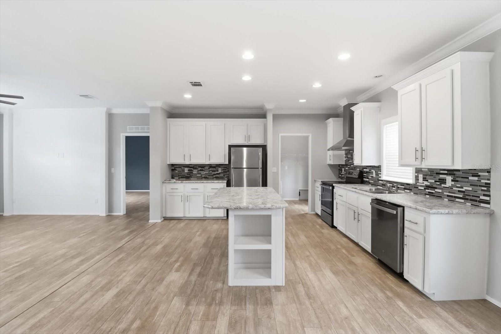 GREEN ACRES - Residential