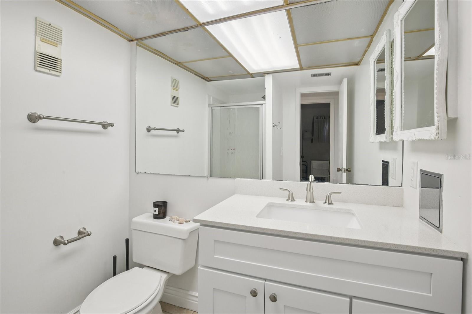 HARBOUR LIGHT TOWERS CONDO - Residential