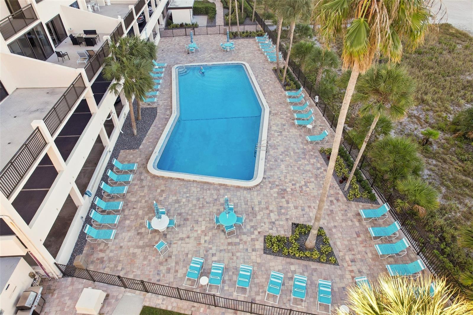 HARBOUR LIGHT TOWERS CONDO - Residential