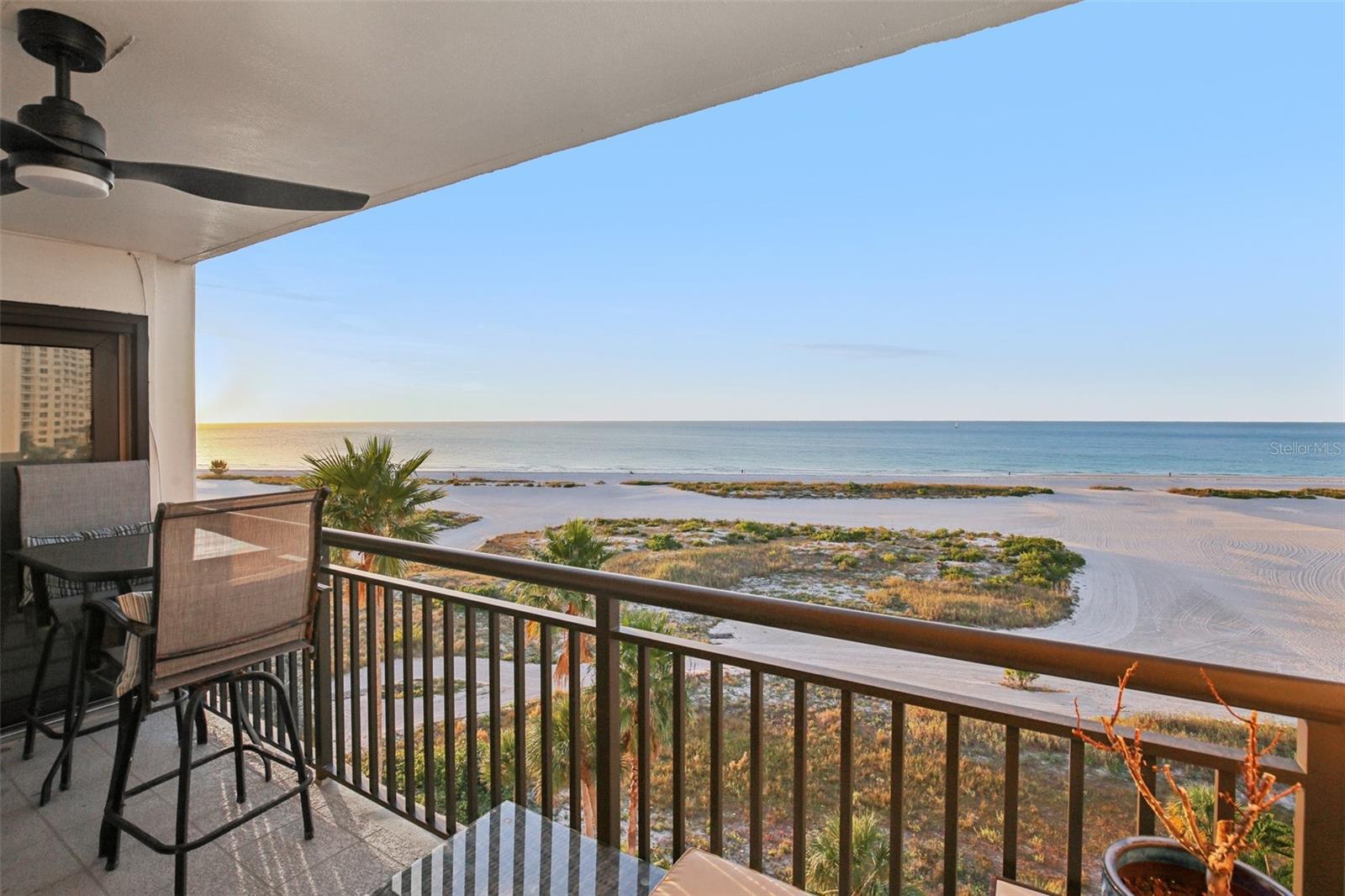 HARBOUR LIGHT TOWERS CONDO - Residential