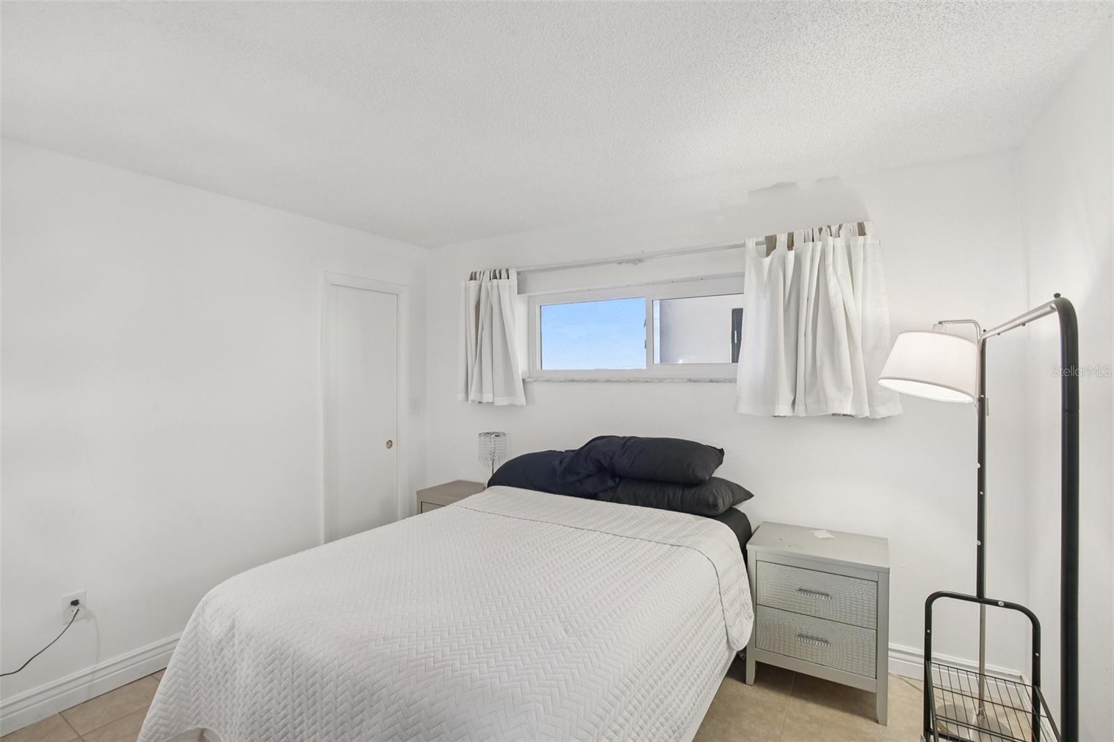 HARBOUR LIGHT TOWERS CONDO - Residential