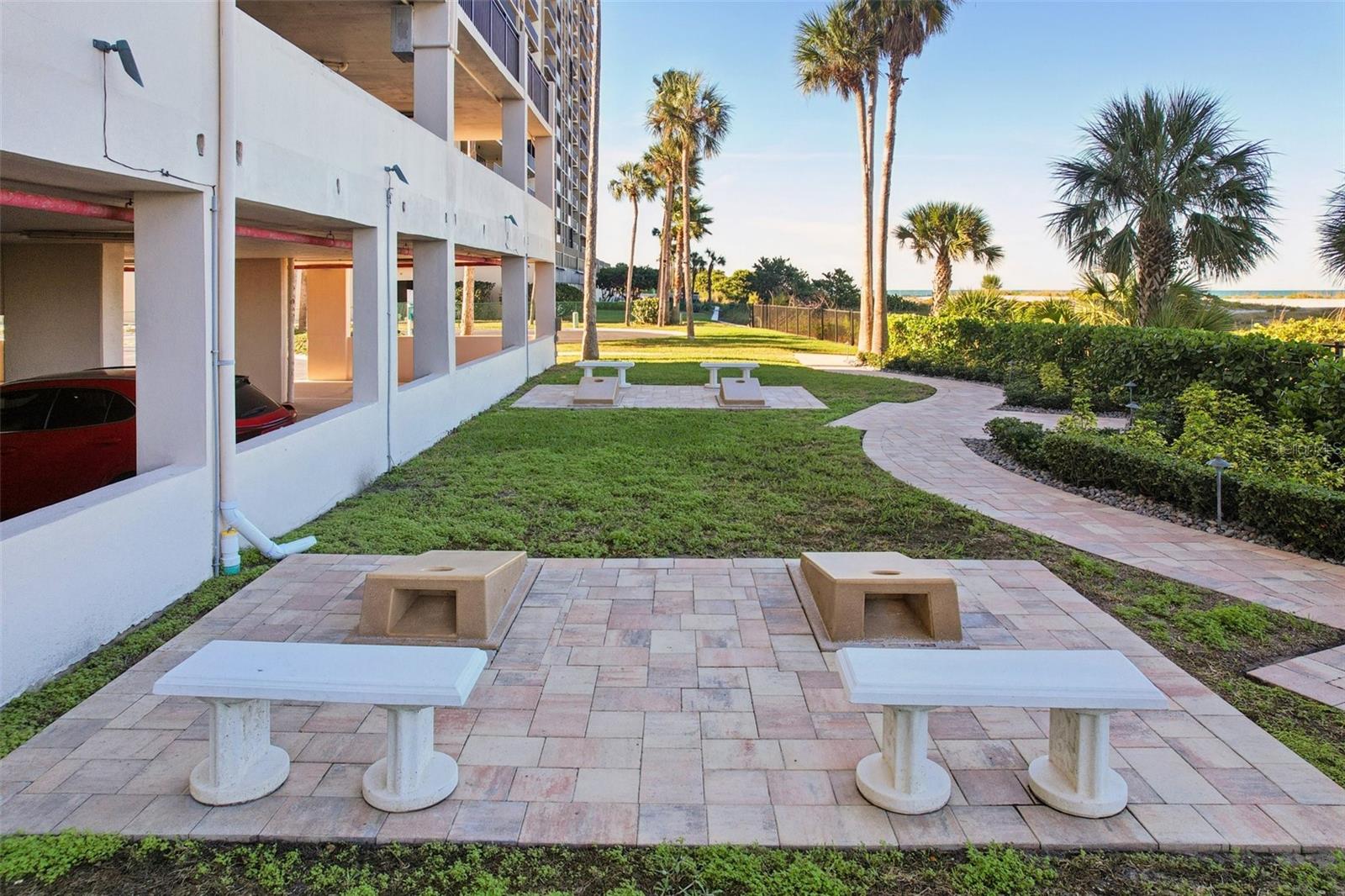 HARBOUR LIGHT TOWERS CONDO - Residential