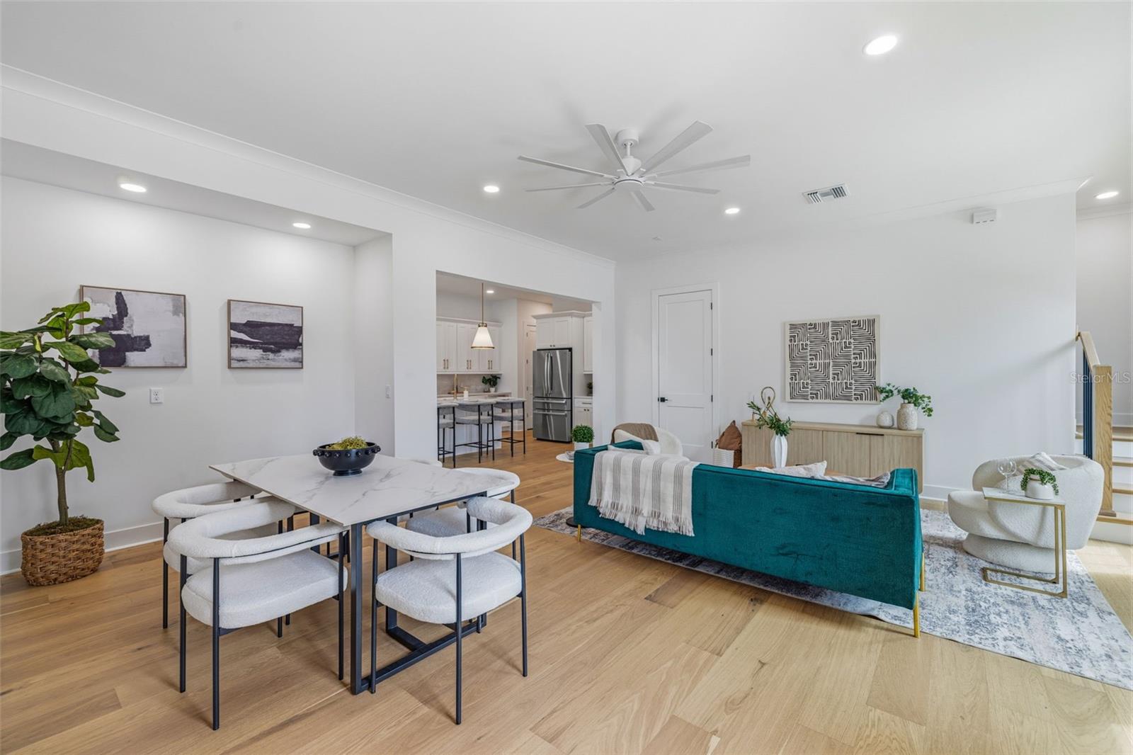 3010 S ESPERANZA AVENUE