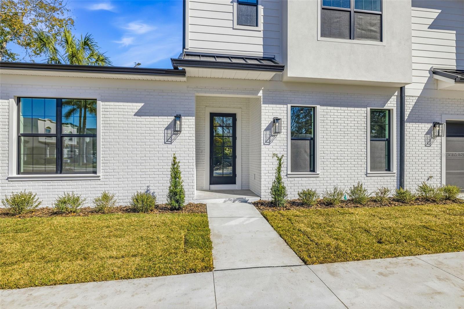 3010 S ESPERANZA AVENUE