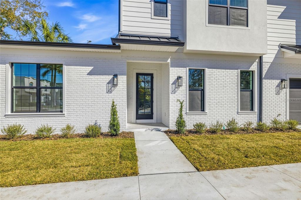 Photo of 3010 S Esperanza Avenue, Tampa, FL 33629 (MLS # TB8455553)