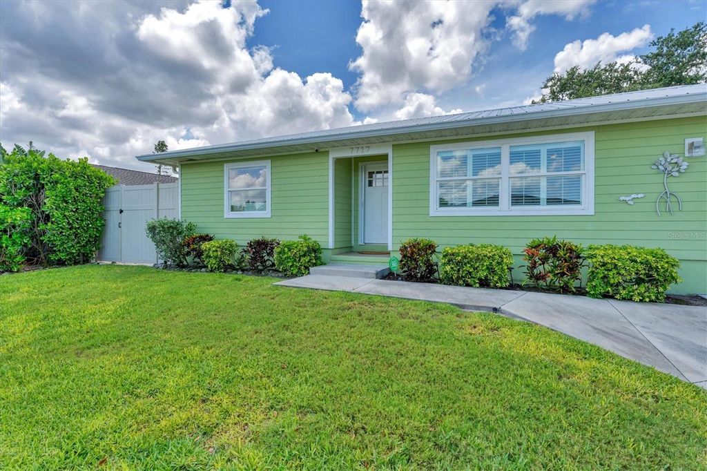 Photo of 7727 9th Avenue Drive NW, Bradenton, FL 34209 (MLS # A4655119)