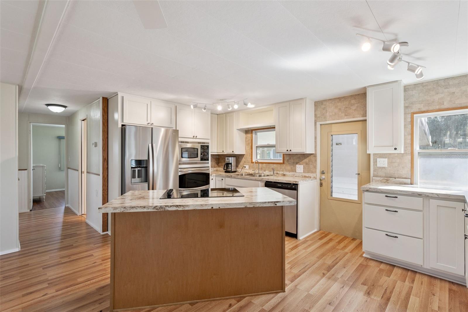 EUSTIS COUNTRY CLUB MANOR MHP UNIT 02A - Residential