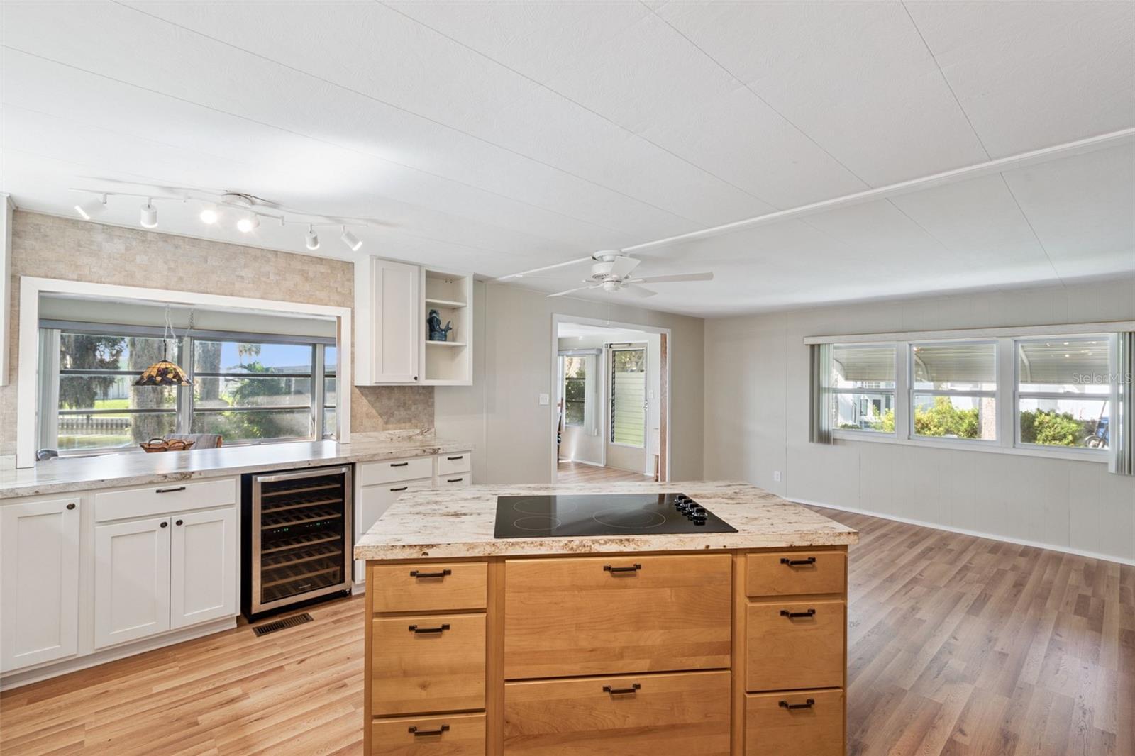 EUSTIS COUNTRY CLUB MANOR MHP UNIT 02A - Residential