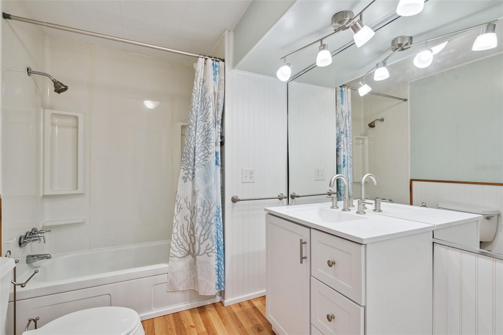 EUSTIS COUNTRY CLUB MANOR MHP UNIT 02A - Residential