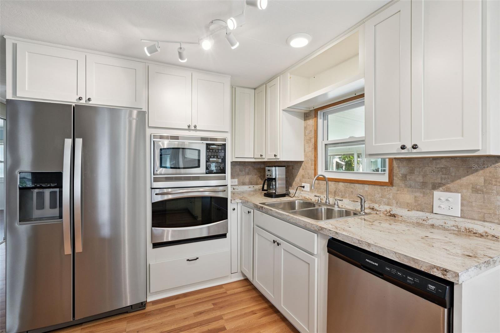 EUSTIS COUNTRY CLUB MANOR MHP UNIT 02A - Residential