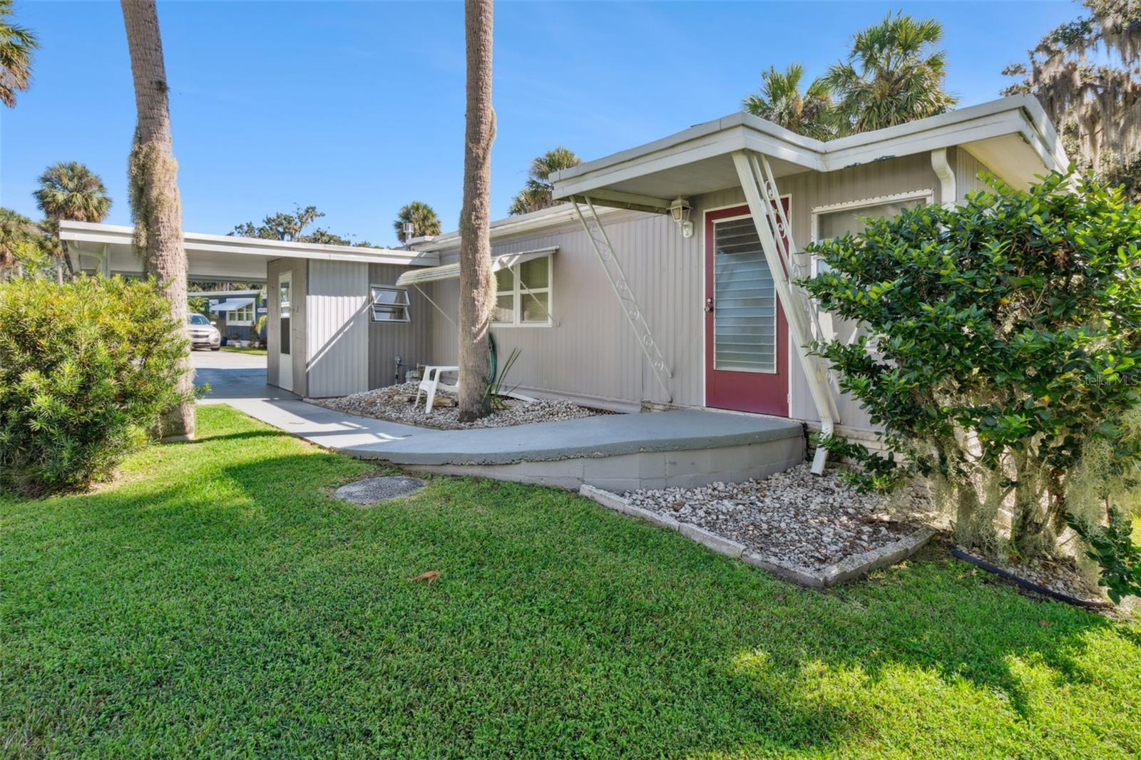 EUSTIS COUNTRY CLUB MANOR MHP UNIT 02A - Residential