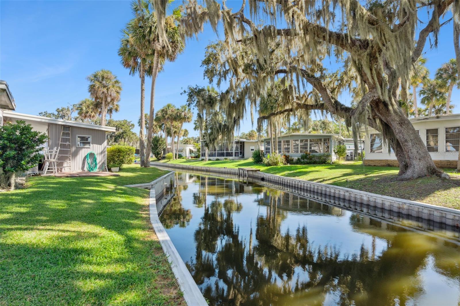 EUSTIS COUNTRY CLUB MANOR MHP UNIT 02A - Residential