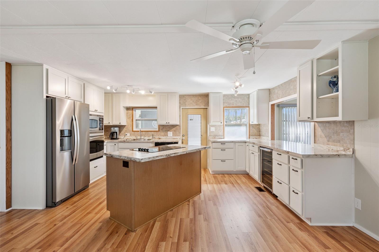 EUSTIS COUNTRY CLUB MANOR MHP UNIT 02A - Residential