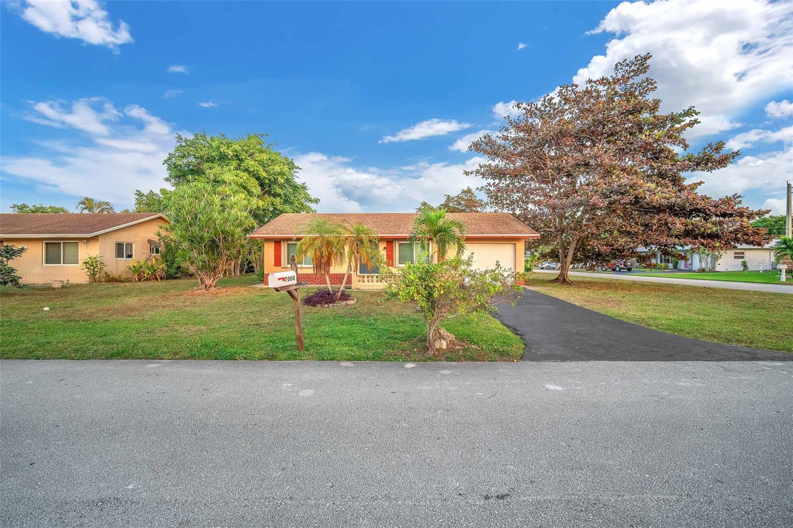 WESTWOOD COMMY 4 77-45 B - Residential