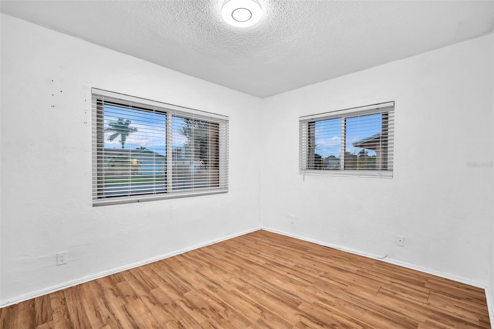 WESTWOOD COMMY 4 77-45 B - Residential