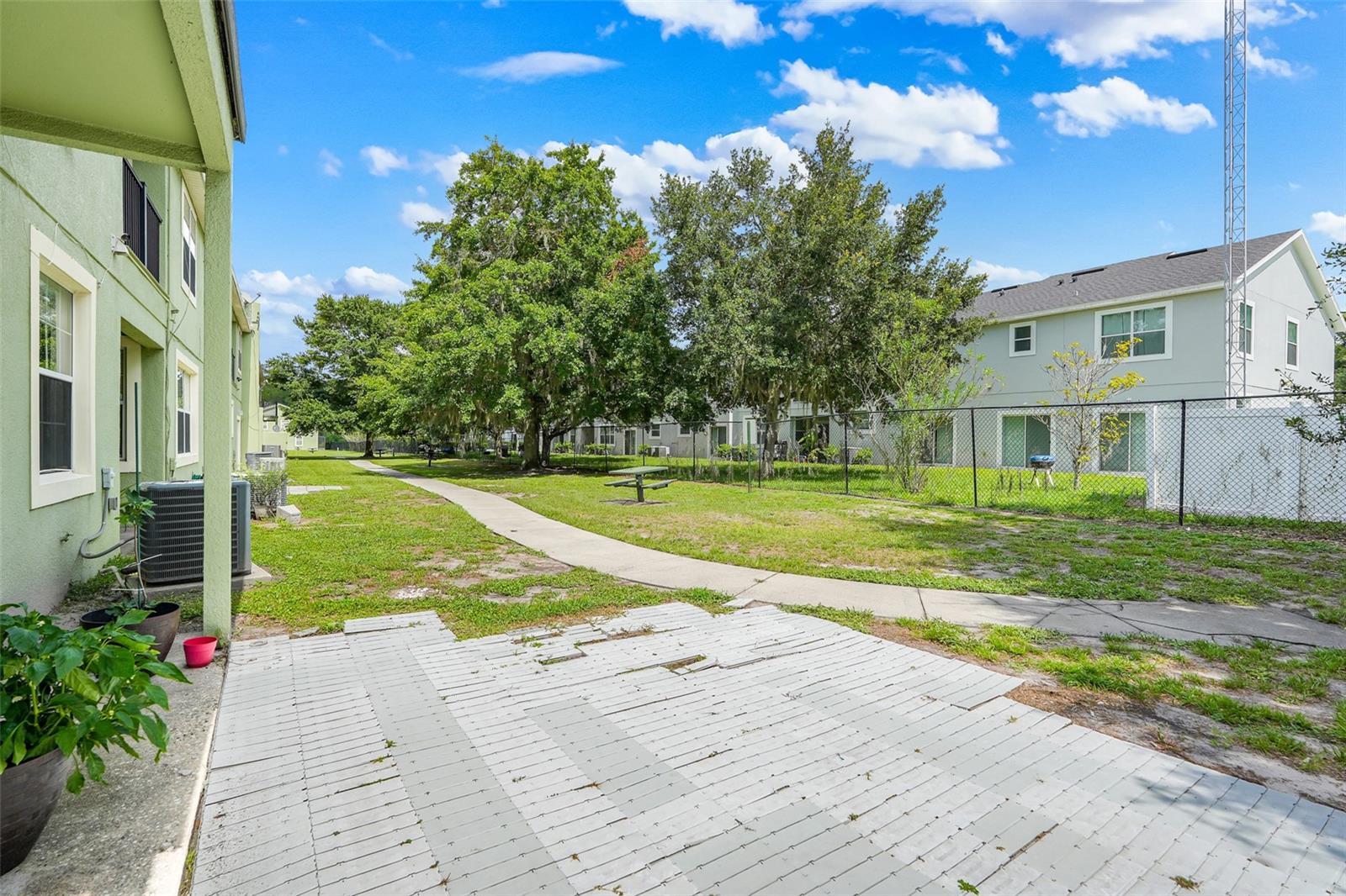 4384 PARADISE COVE COURT
