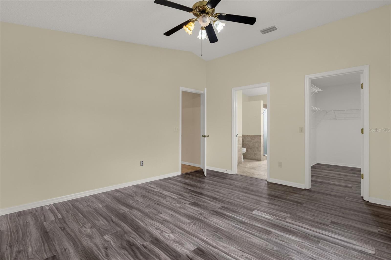 1222 GRANADA COURT