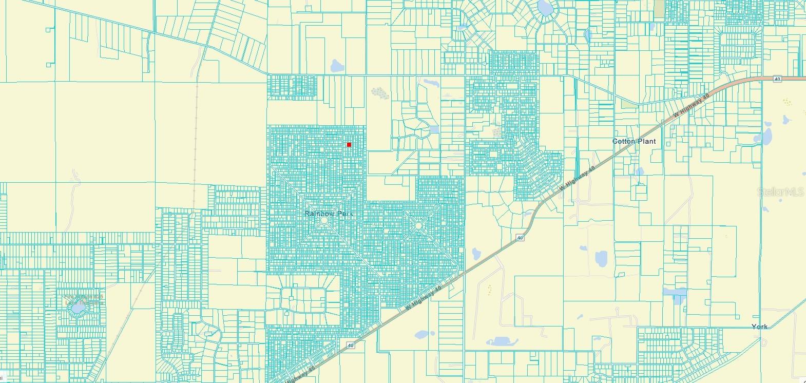 OWNER MOTIVATED! If you're looking for property with privacy then this is it! Country living at its best. GRAB THIS LOT BEFORE SOMEONE ELSE DOES! Buy to build or buy for investment. Located just a short drive to Ocala and an even shorter drive to Dunnellon and all of the great amenities it has.