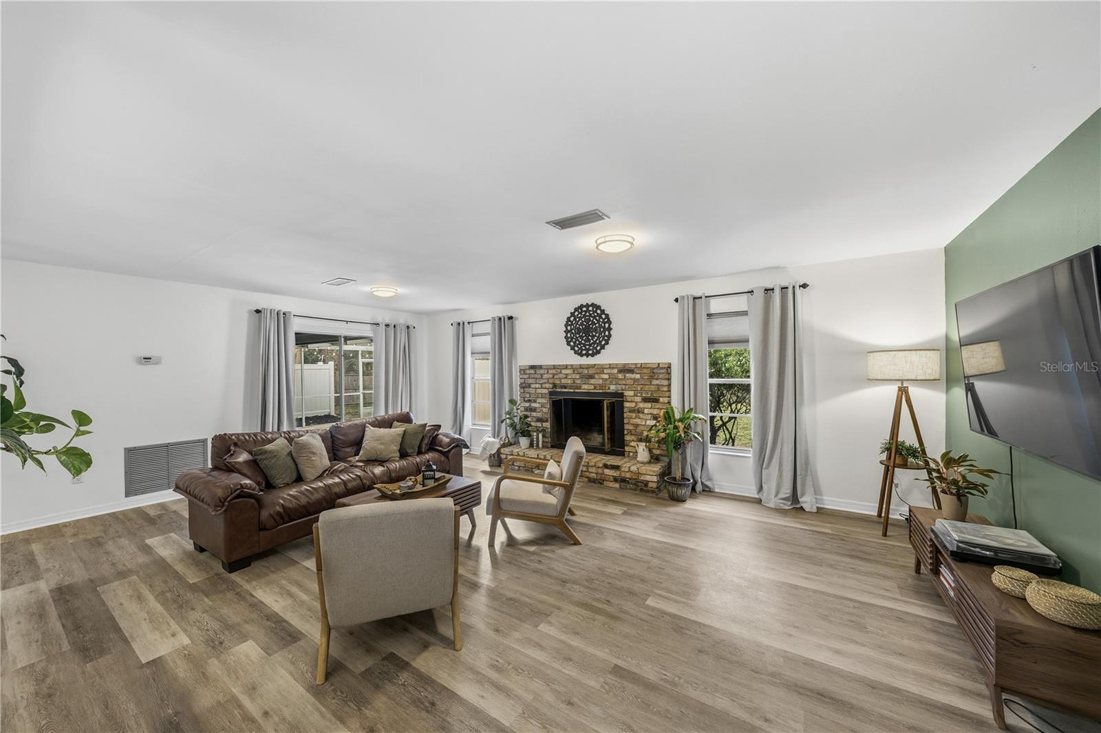 EUSTIS PINE MEADOWS COUNTRY CLUB ESTATES - Residential