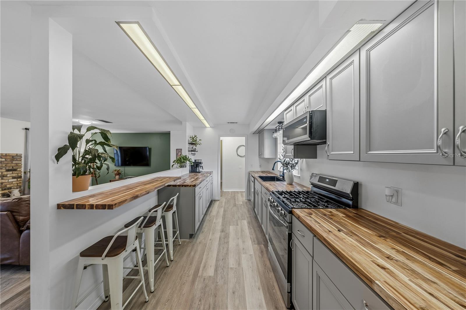 EUSTIS PINE MEADOWS COUNTRY CLUB ESTATES - Residential