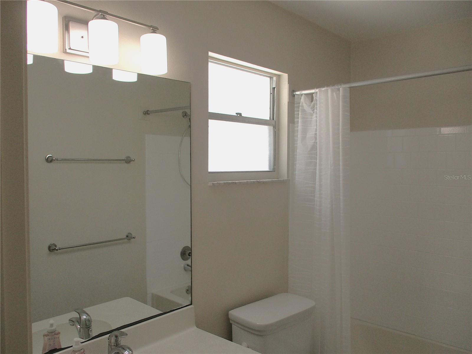 GLEN OAKS RIDGE VILLAS 1 - Residential