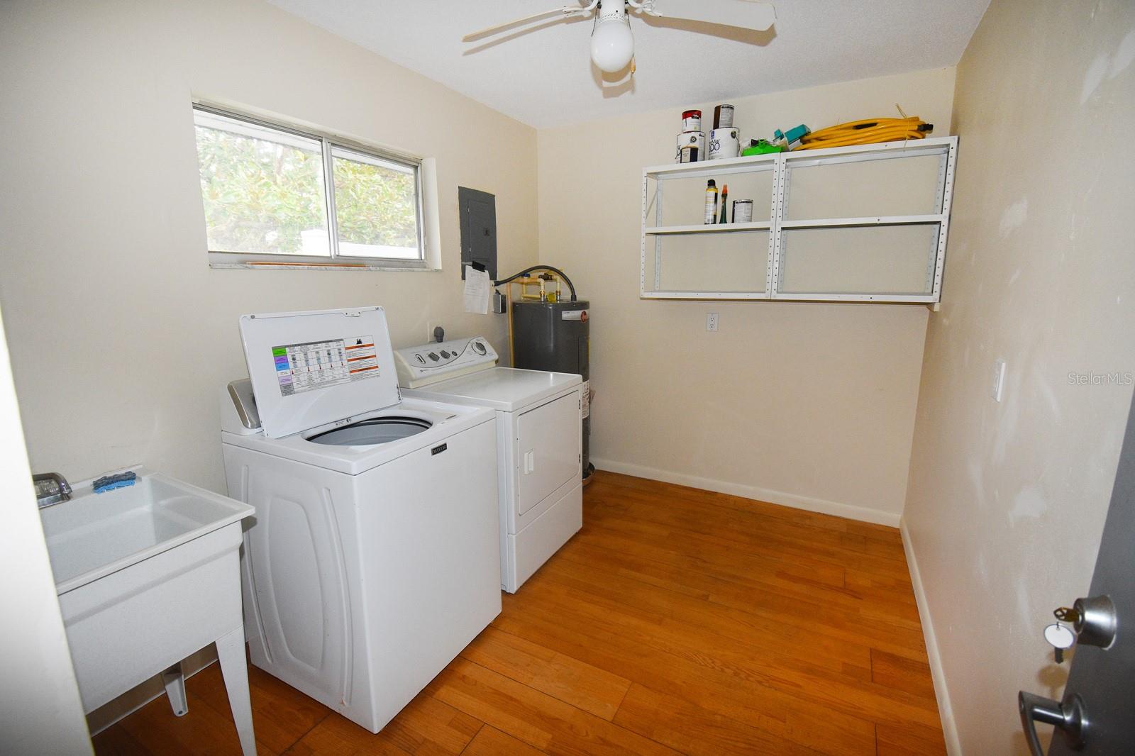 GLEN OAKS RIDGE VILLAS 1 - Residential