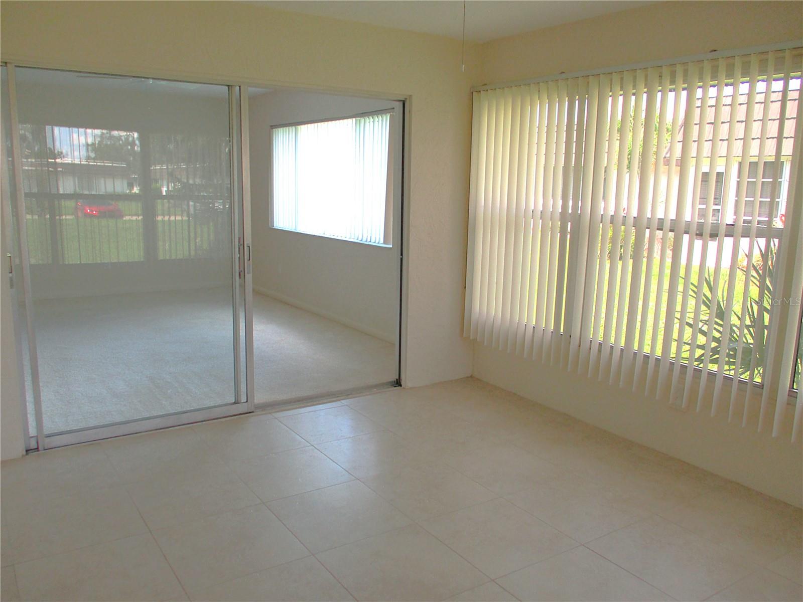 GLEN OAKS RIDGE VILLAS 1 - Residential