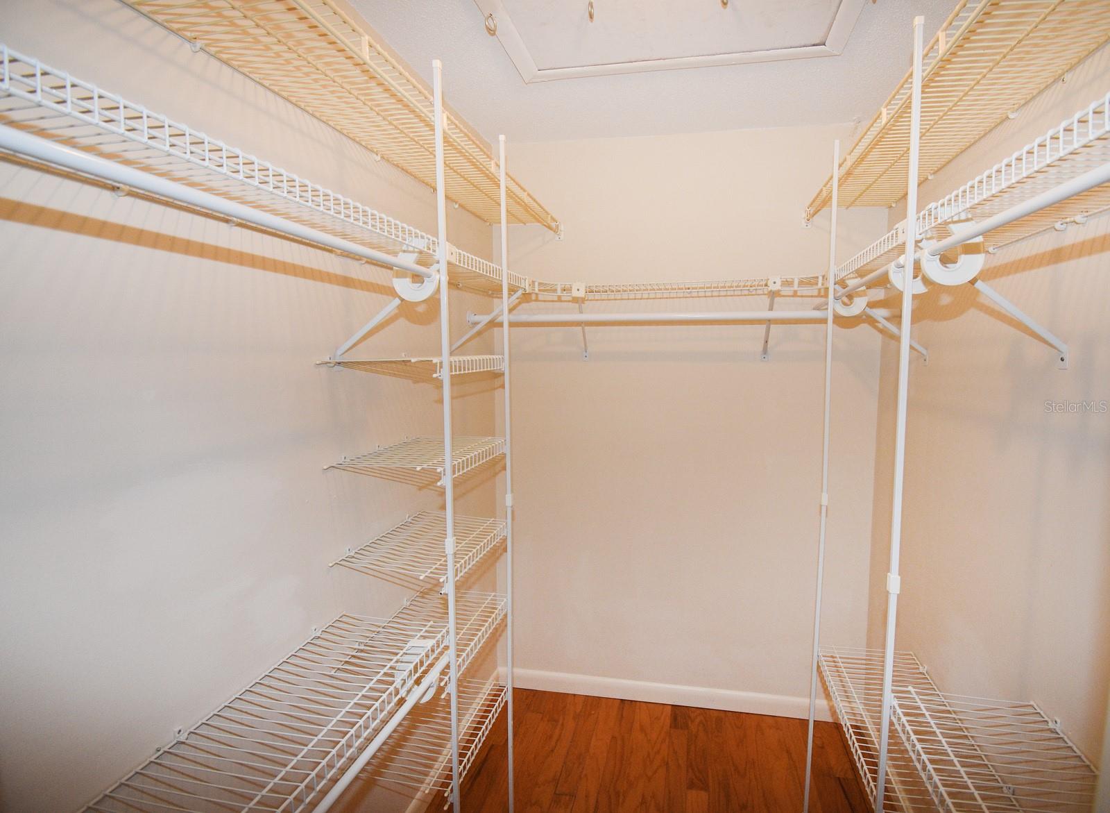 GLEN OAKS RIDGE VILLAS 1 - Residential