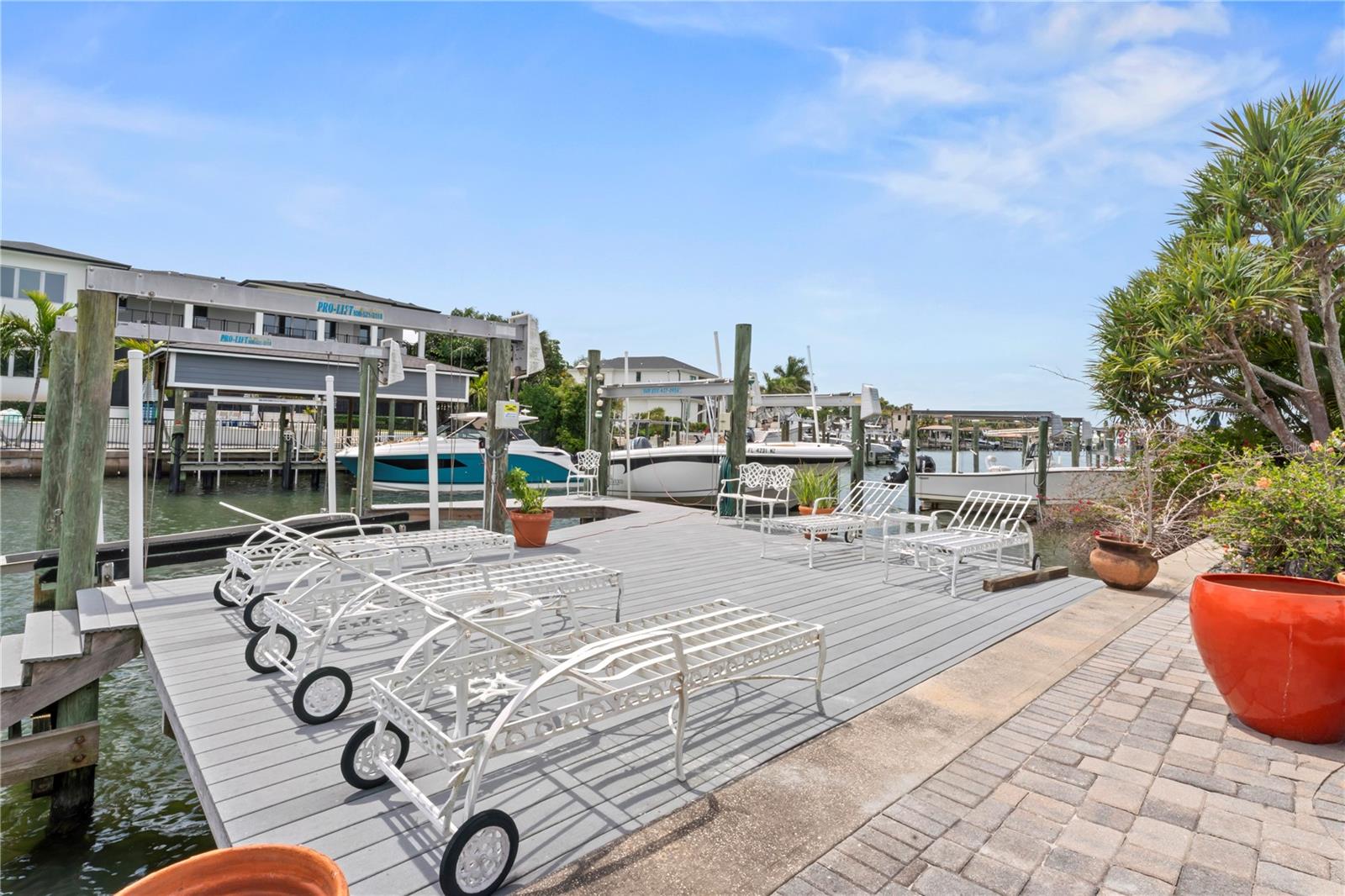 SUNSET PARK ISLES UNIT 5 - Residential