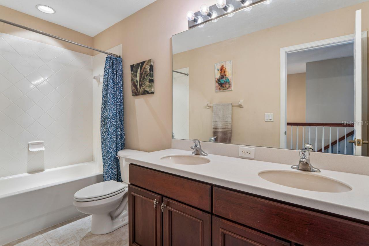 WATERS EDGE 03 - Residential