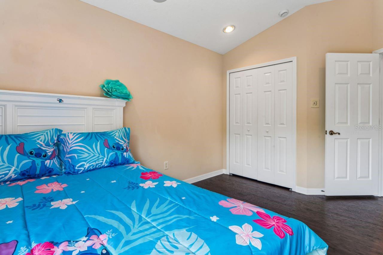 WATERS EDGE 03 - Residential