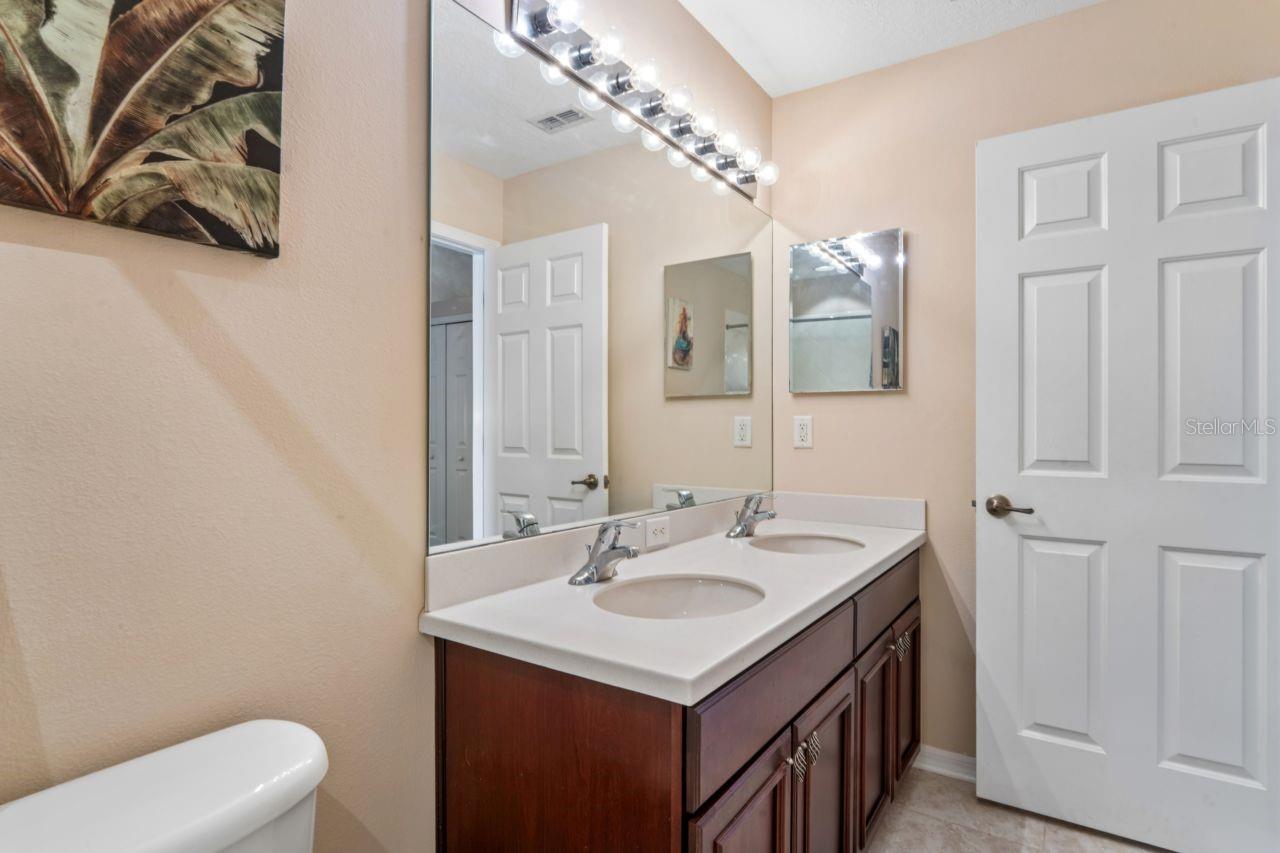 WATERS EDGE 03 - Residential