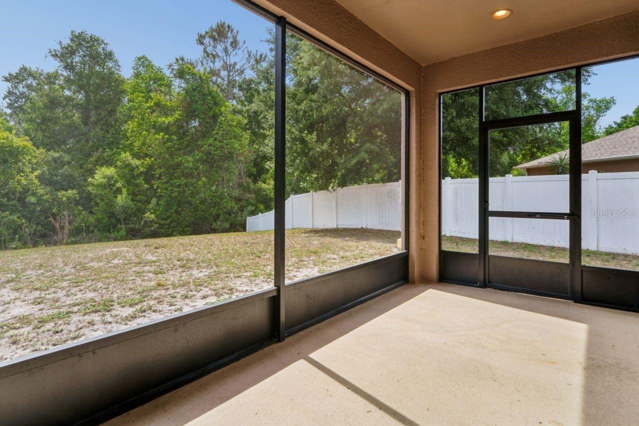 WATERS EDGE 03 - Residential