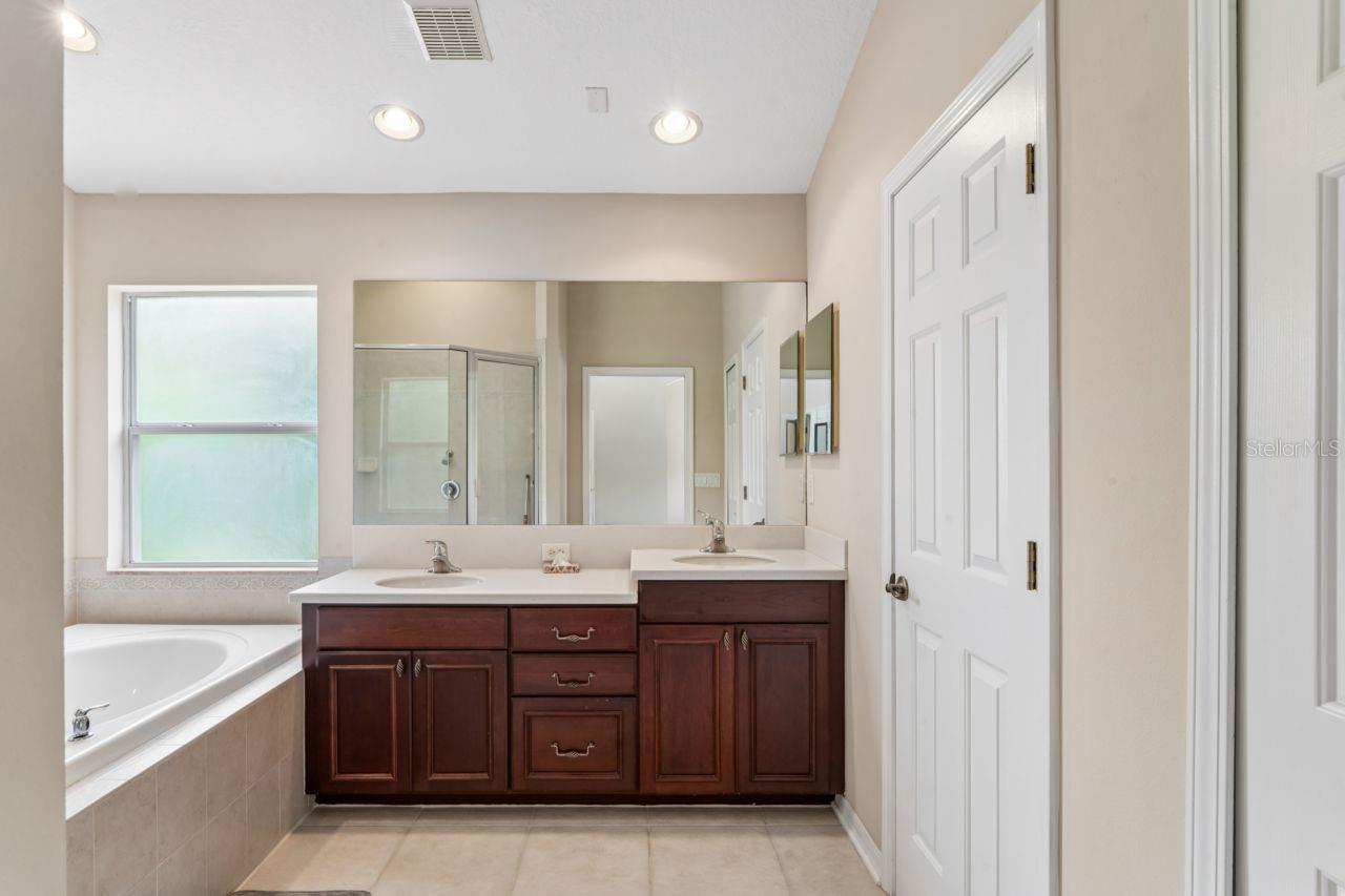 WATERS EDGE 03 - Residential