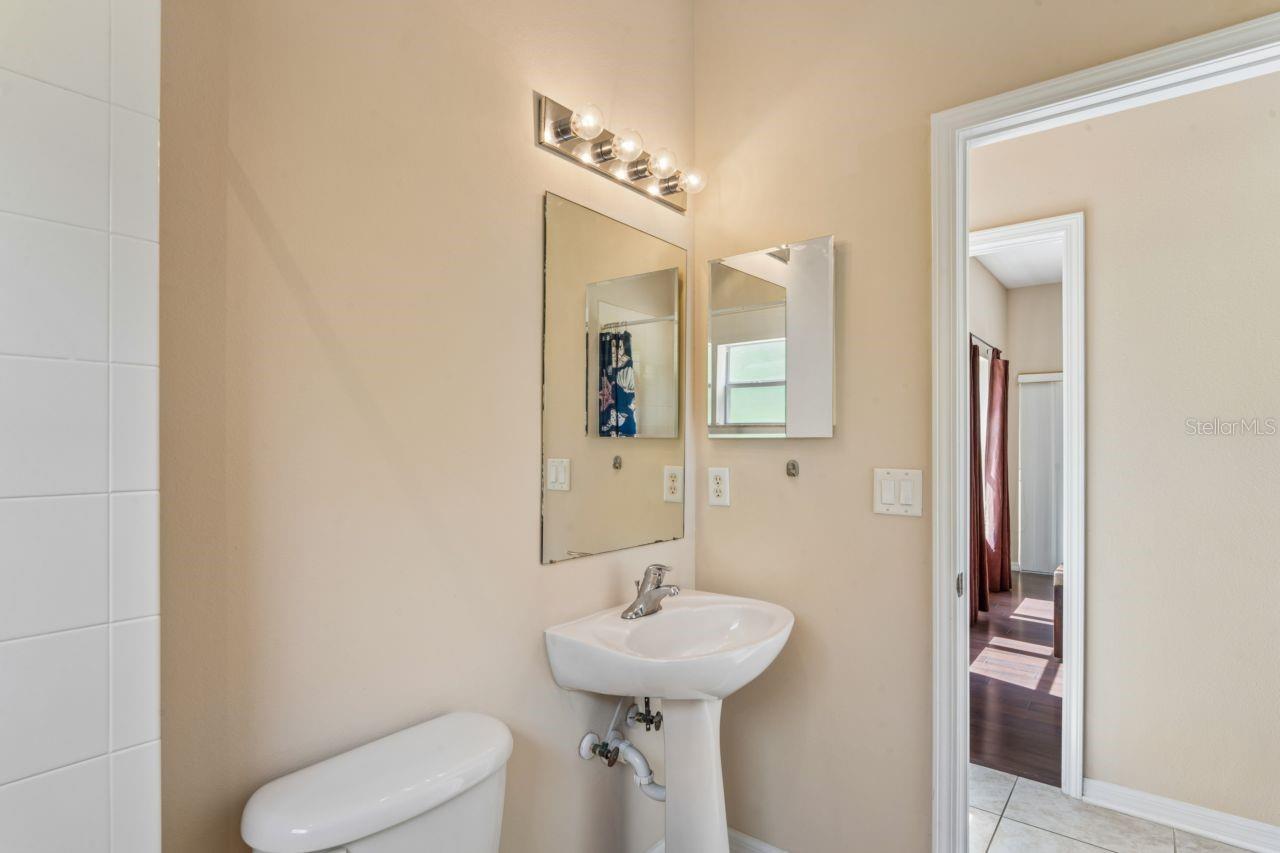 WATERS EDGE 03 - Residential