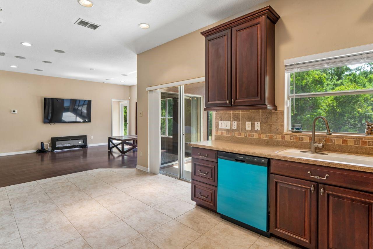 WATERS EDGE 03 - Residential