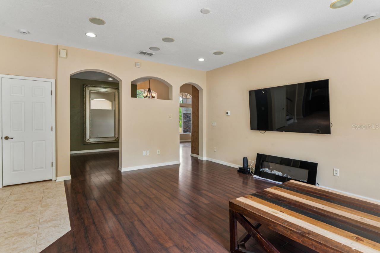 WATERS EDGE 03 - Residential