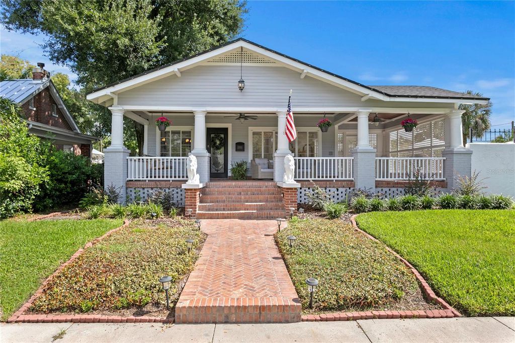 Photo of 5303 N Suwanee Avenue, Tampa, FL 33603 (MLS # TB8438389)