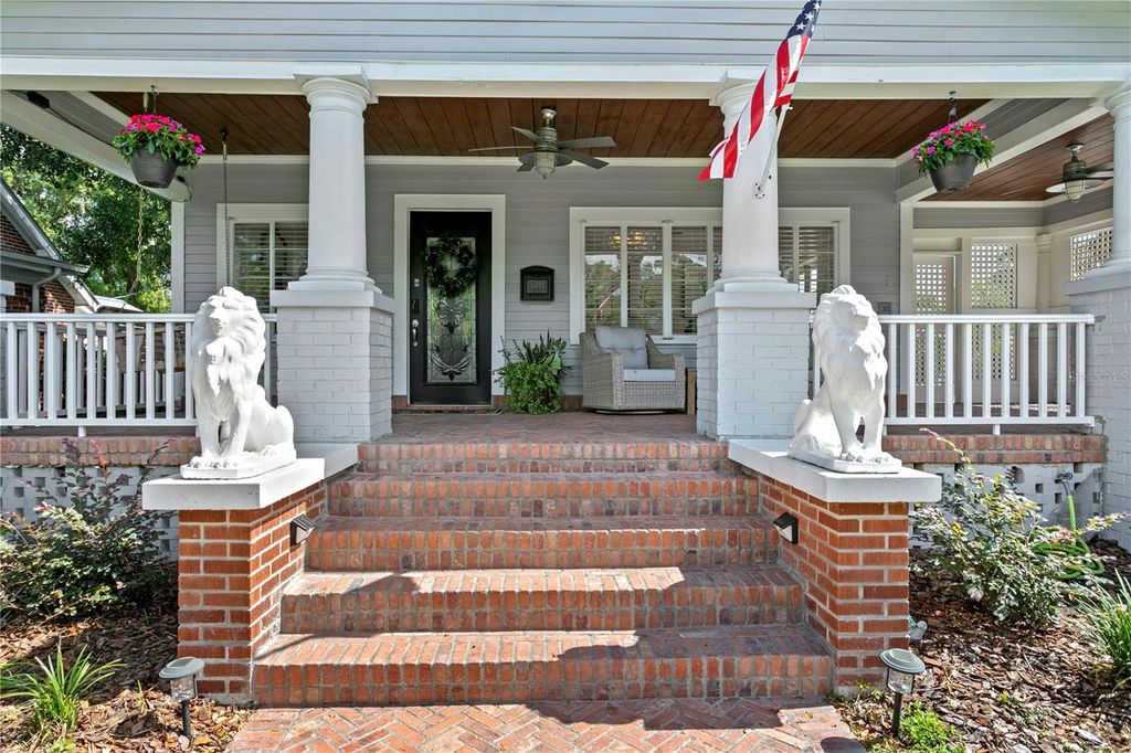 Photo of 5303 N Suwanee Avenue, Tampa, FL 33603 (MLS # TB8438389)