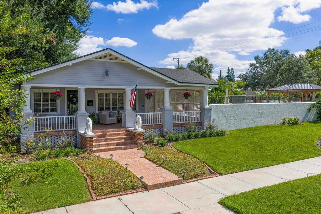 Photo of 5303 N Suwanee Avenue, Tampa, FL 33603 (MLS # TB8438389)