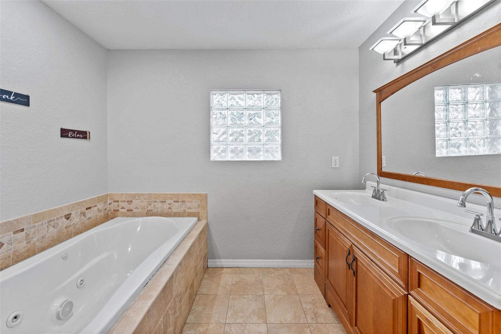 MILES PINES - Residential